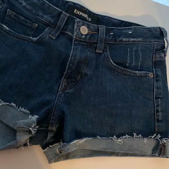EXPRESS SHORTS - Picture 3 of 5